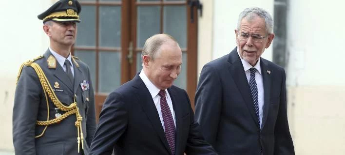 Πούτιν: Tι απαντά για τις φωτογραφίες χωρίς μπλούζα και για το αν είναι «τσάρος» της Ρωσίας